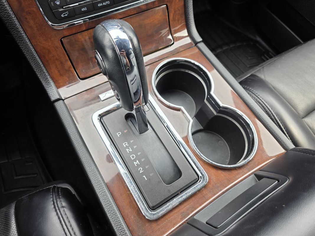 Used 2017 Lincoln Navigator L Select AWD/4WD image 28