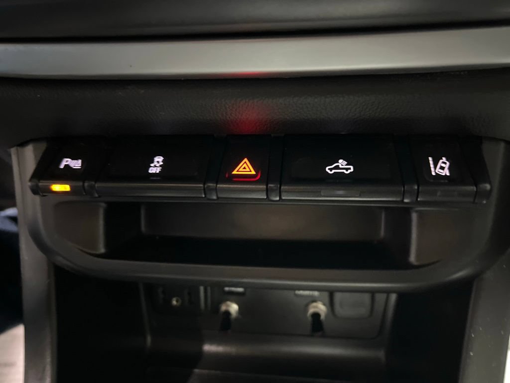 Used 2022 Chevrolet Colorado LT w/ Fleet Safety Package RWD image 29