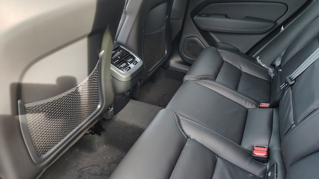 New 2026 Volvo XC60 B5 Ultra w/ Protection Package Premier image 30