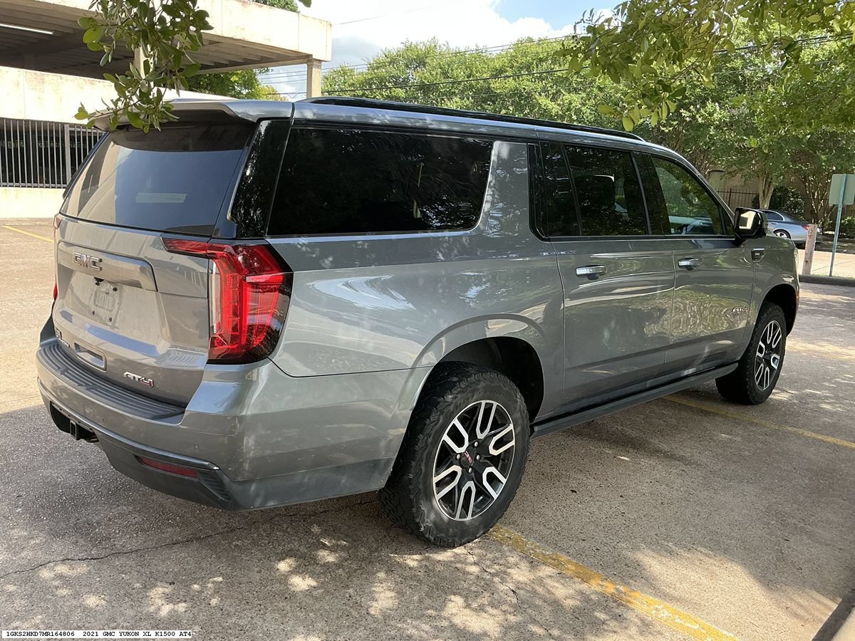 Used 2021 GMC Yukon XL AT4 w/ AT4 Premium Plus Package AWD/4WD image 6