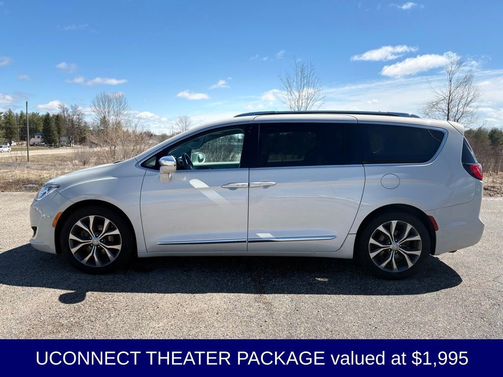 Used 2017 Chrysler Pacifica Limited w/ UConnect Theater Package image 3