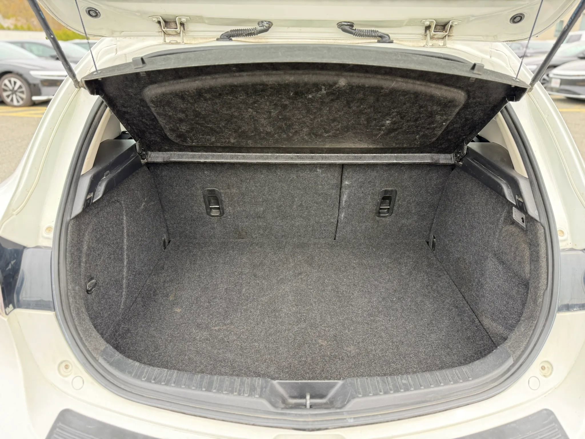 Used 2013 MAZDA MAZDA3 i Touring FWD image 11