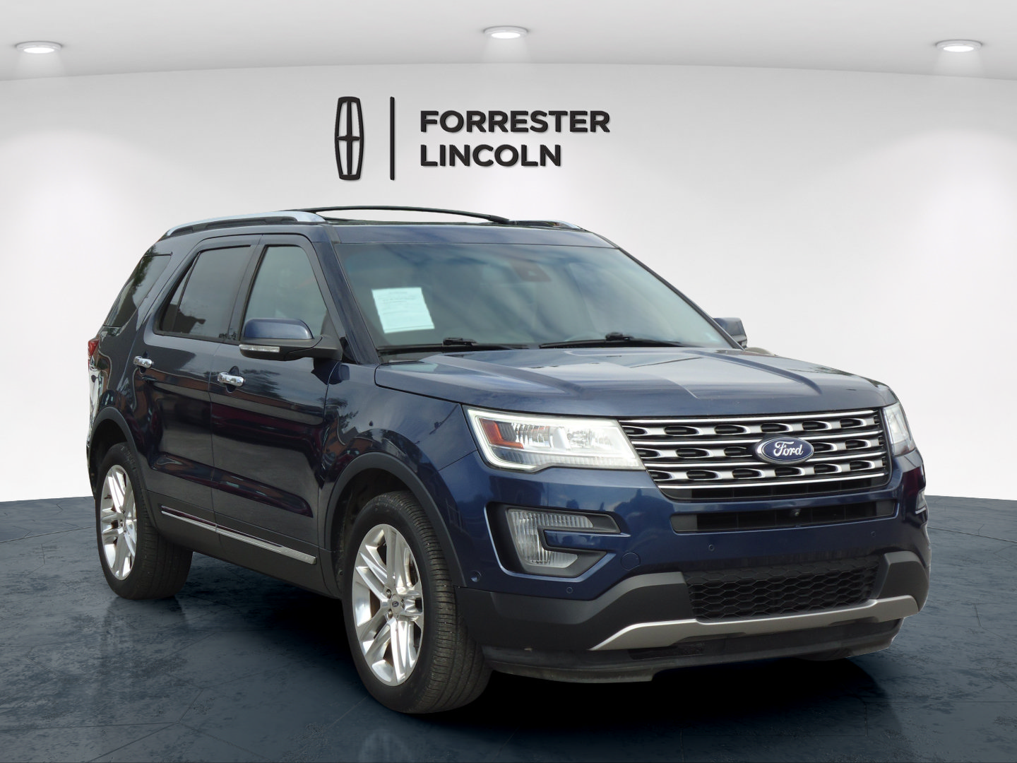 Used 2017 Ford Explorer Limited w/ Equipment Group 301A AWD/4WD image 1