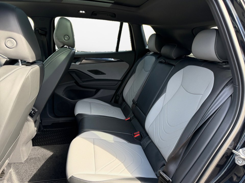 New 2026 Volkswagen Tiguan SE R-Line image 13