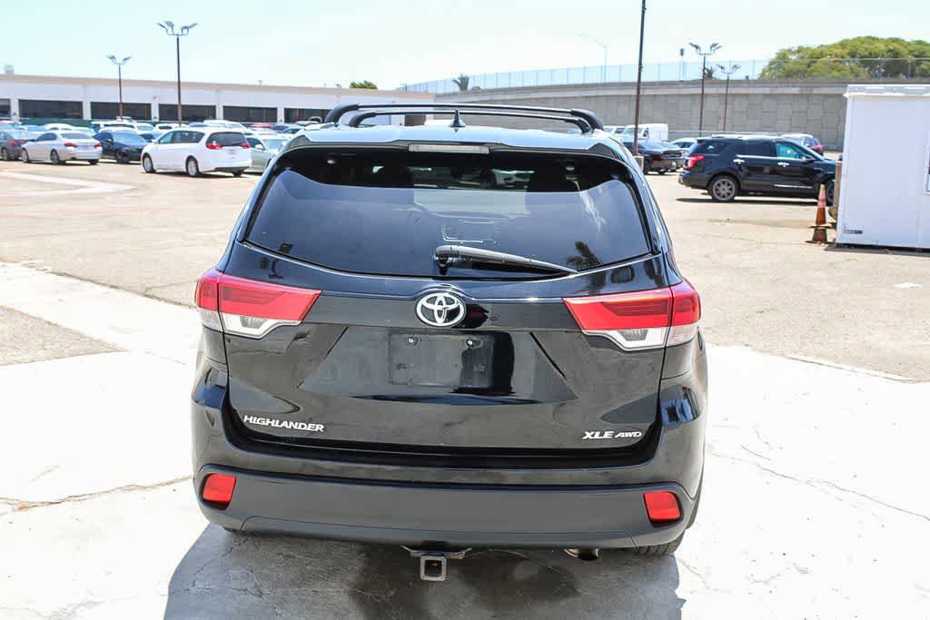Used 2017 Toyota Highlander XLE AWD/4WD image 8