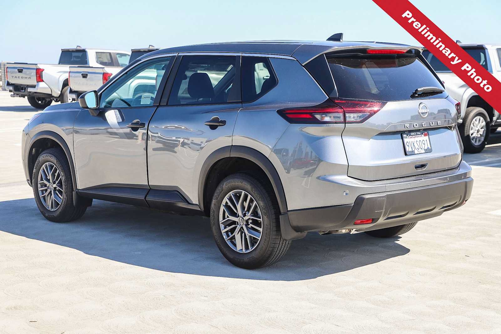 Used 2025 Nissan Rogue S FWD image 8