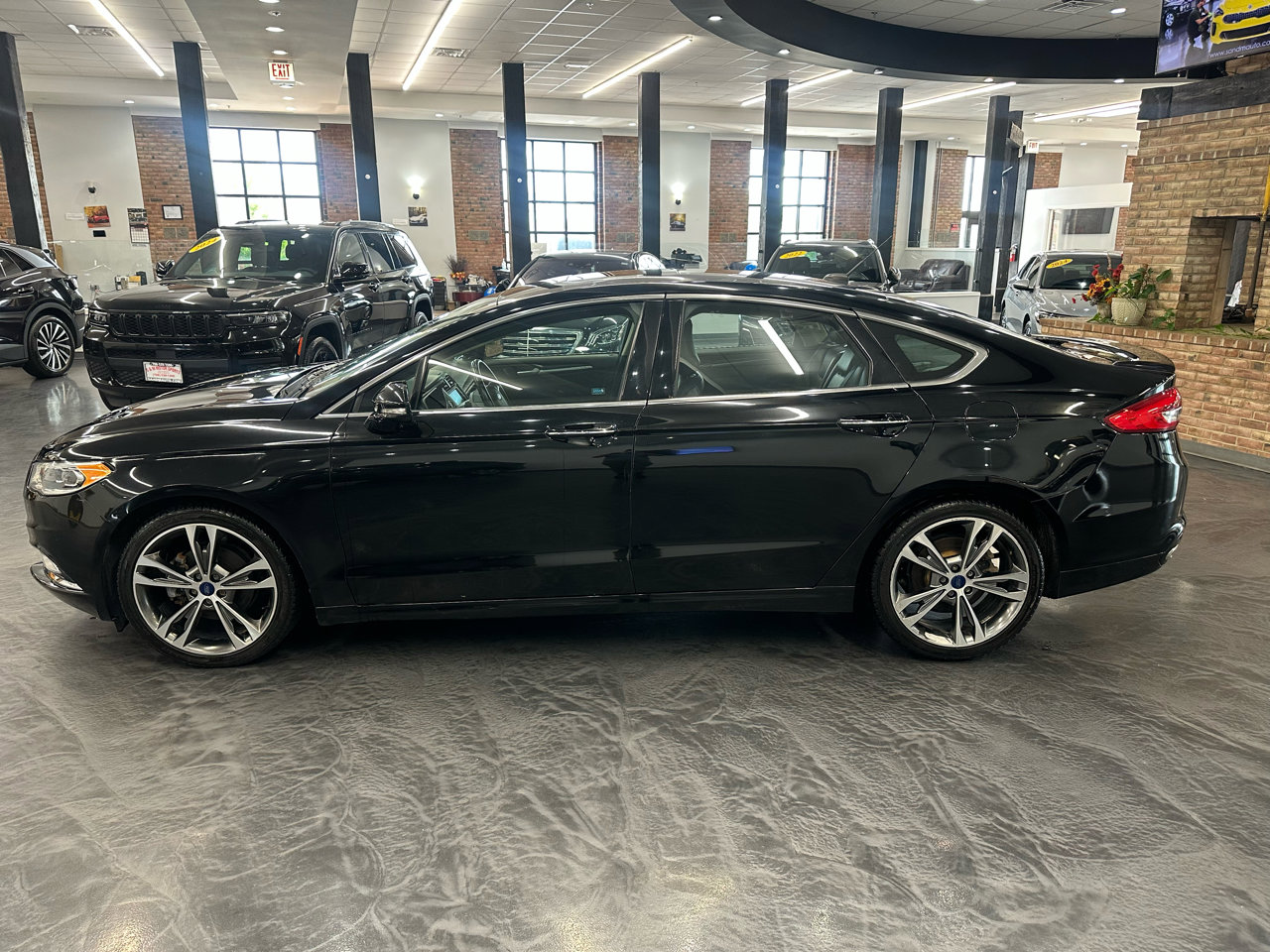 Used 2017 Ford Fusion Titanium image 8