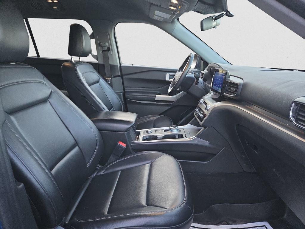 Used 2021 Ford Explorer XLT w/ Equipment Group 202A image 22