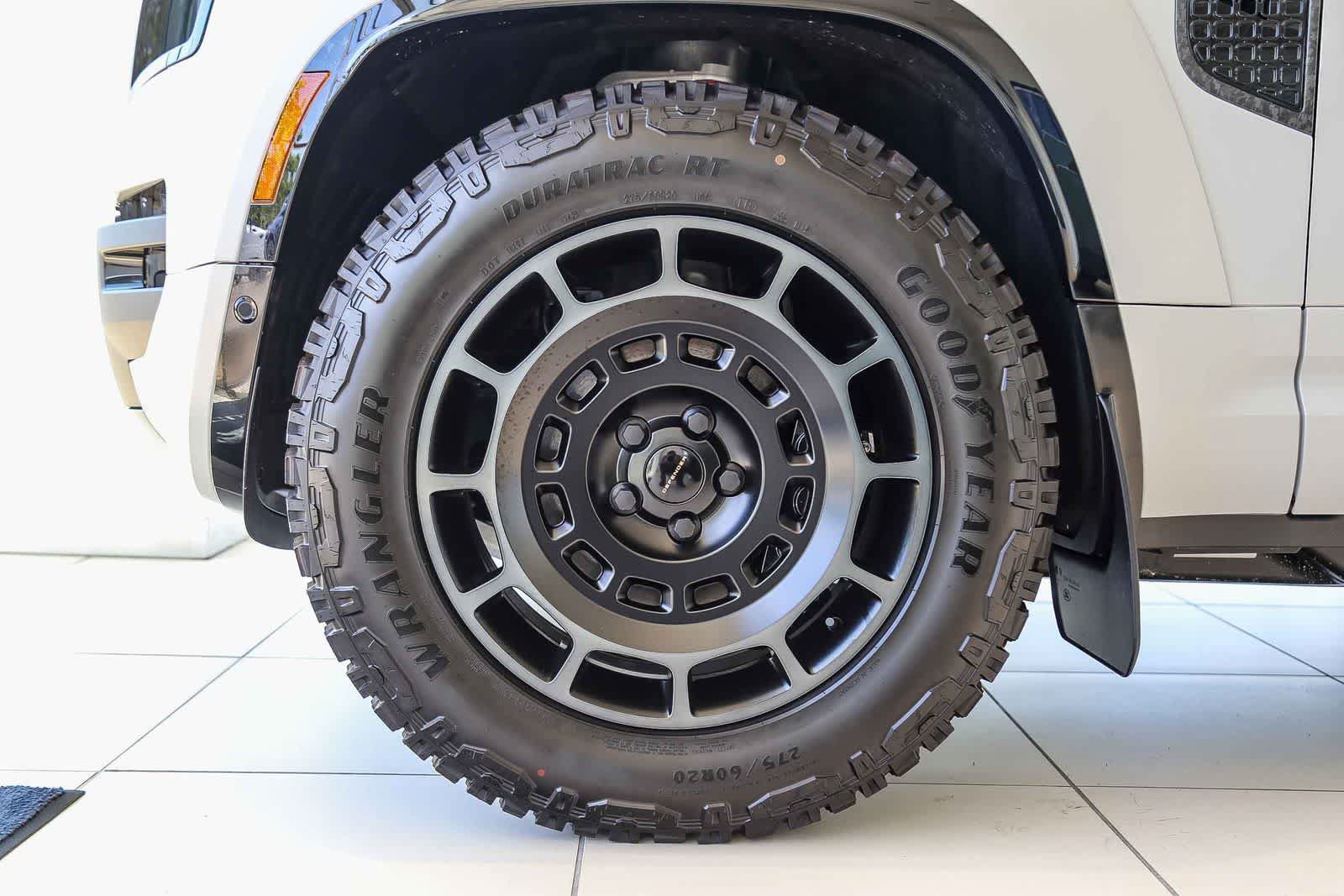 New 2026 Land Rover Defender 110 OCTA AWD/4WD image 9
