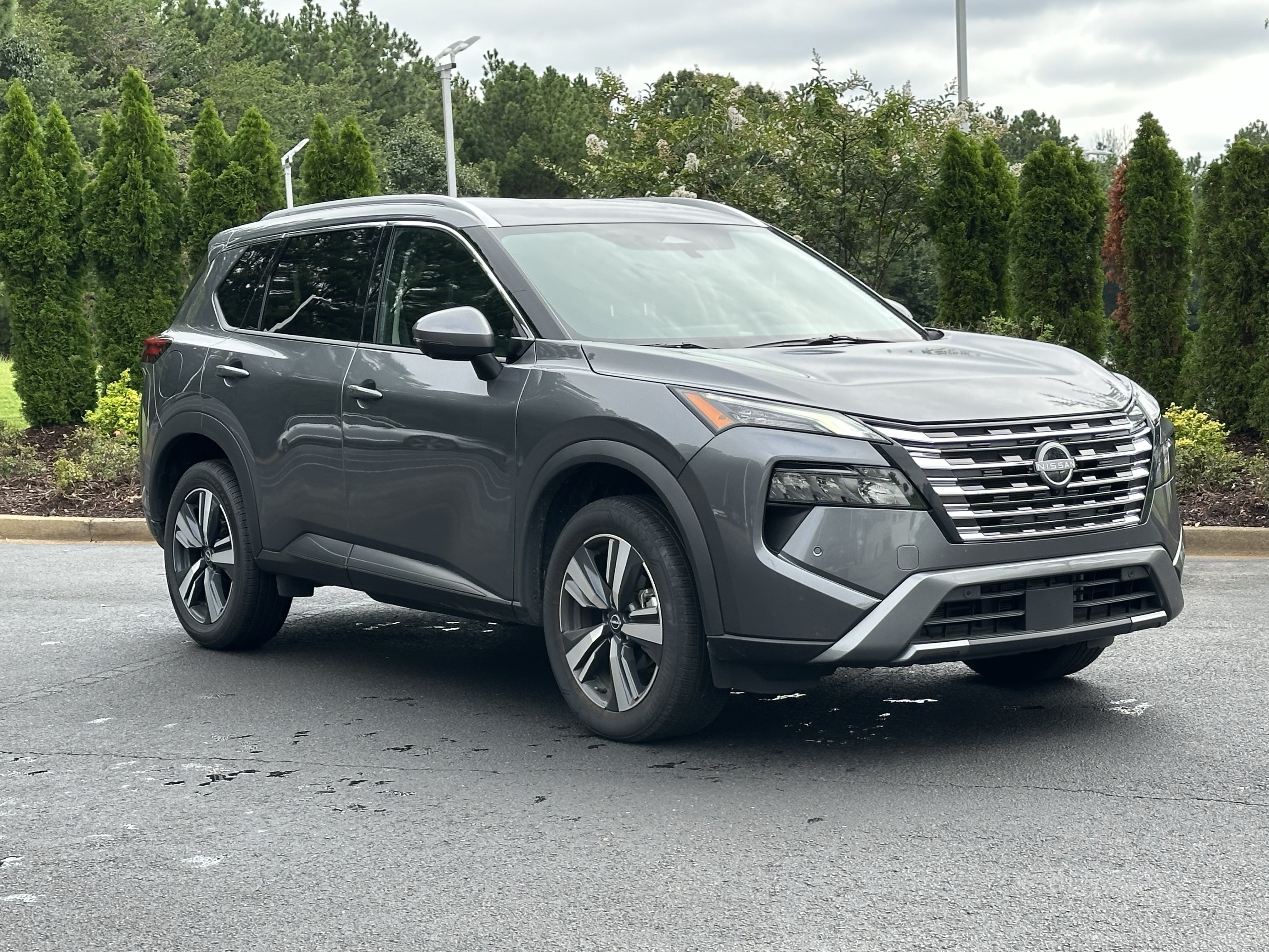 Used 2026 Nissan Rogue SL AWD/4WD image 2