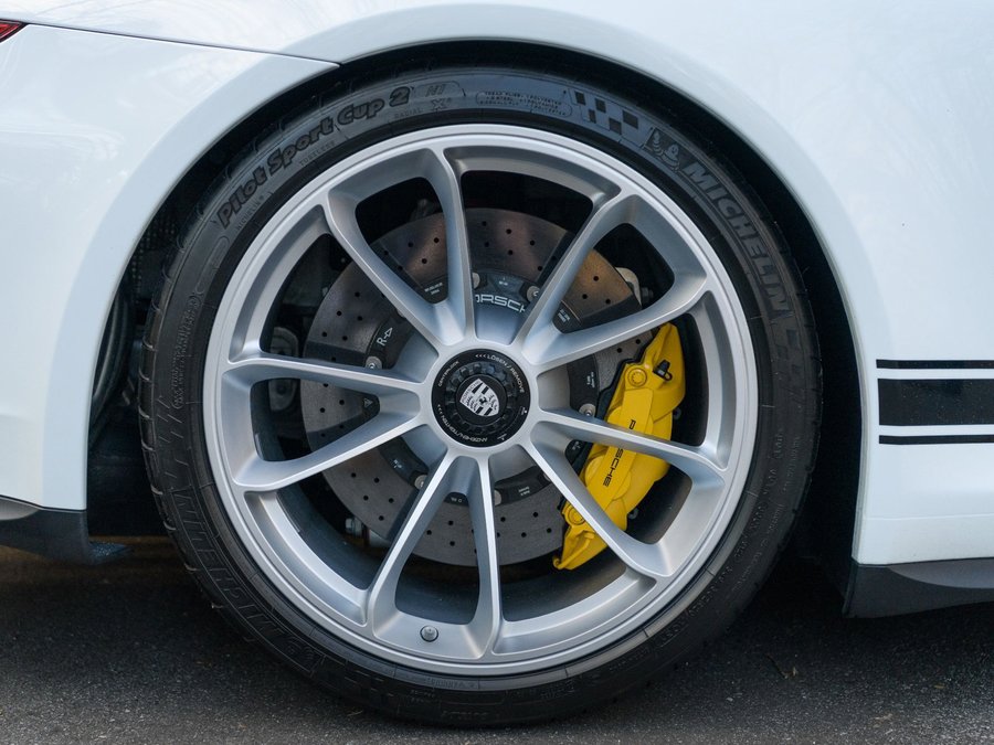 Used 2016 Porsche 911 R image 13