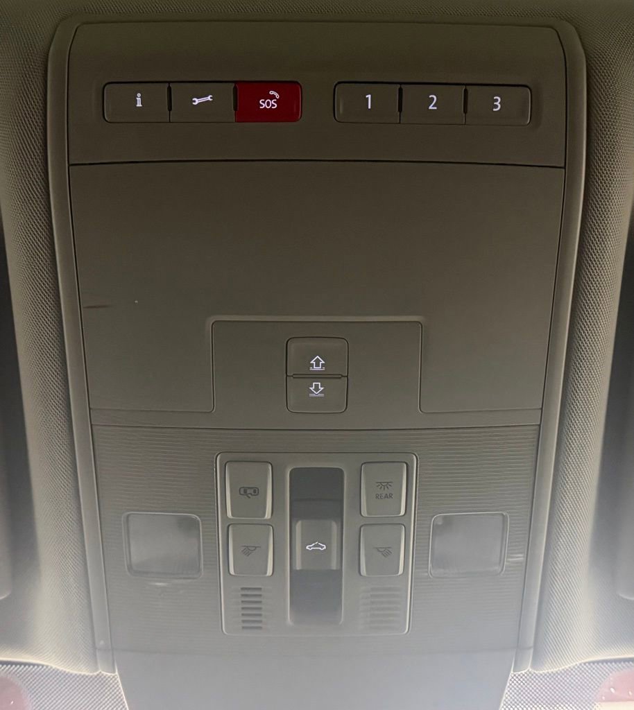 Used 2019 Volkswagen Atlas SEL Premium image 28