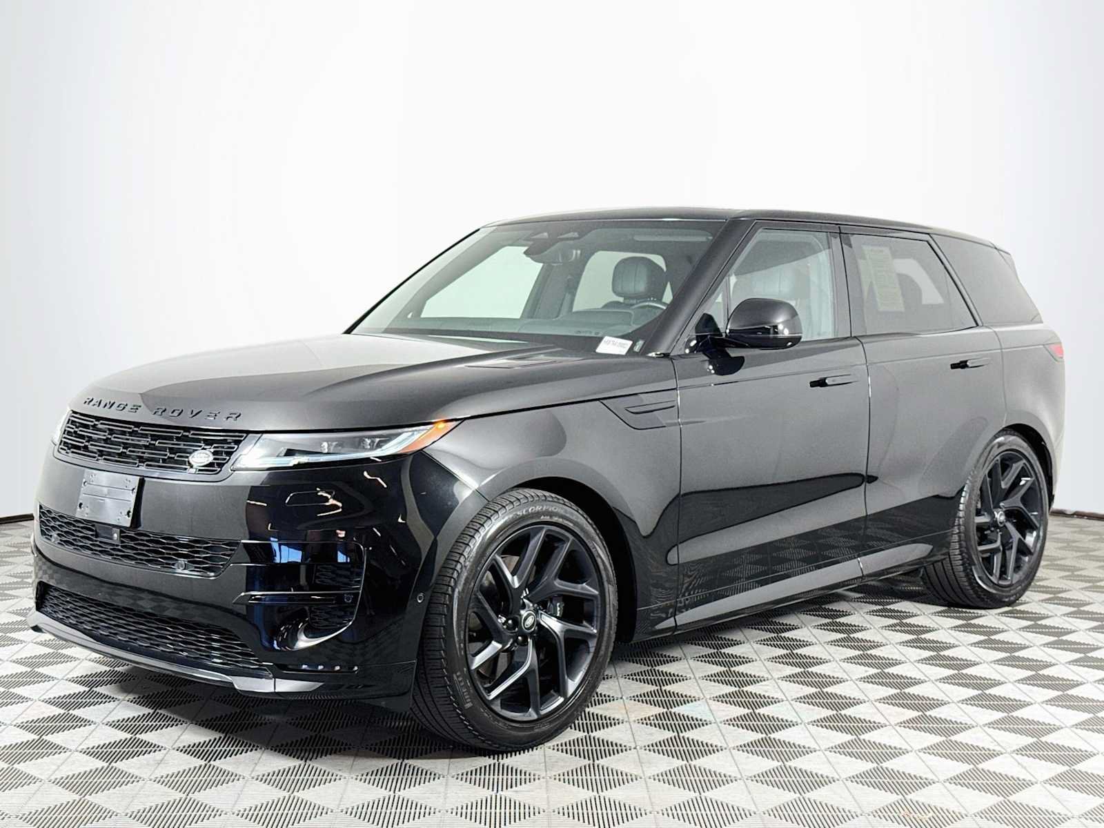 Used 2024 Land Rover Range Rover Sport Dynamic SE