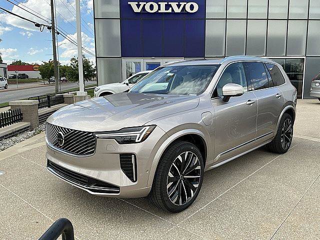 New 2026 Volvo XC90 T8 Ultra w/ Lounge Package AWD/4WD image 3