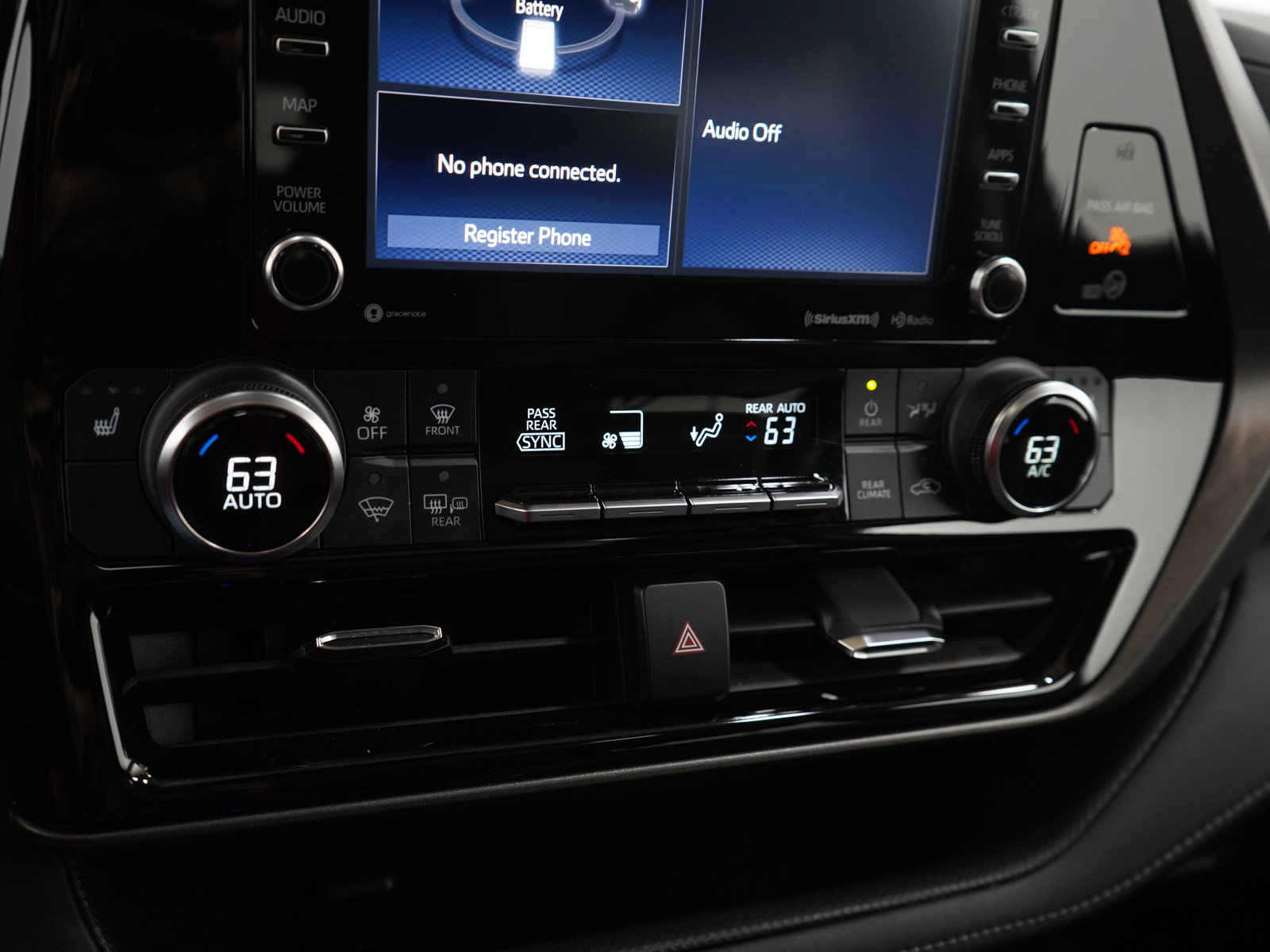 Used 2022 Toyota Highlander XLE image 25