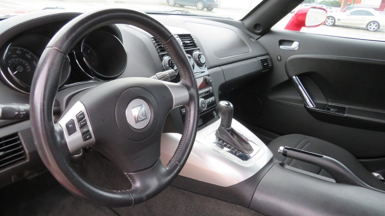 Used 2008 Saturn Sky image 12