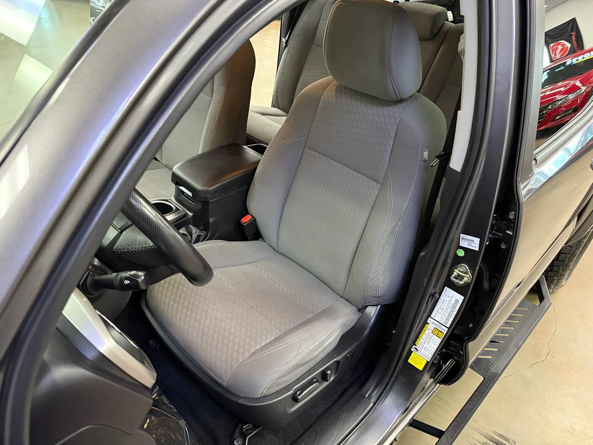 Used 2020 Toyota Tacoma SR5 RWD image 12