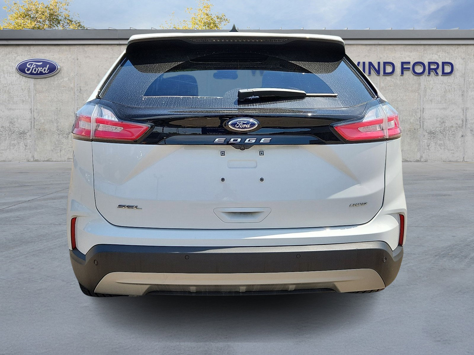 Used 2024 Ford Edge SEL w/ Convenience Package AWD/4WD image 5