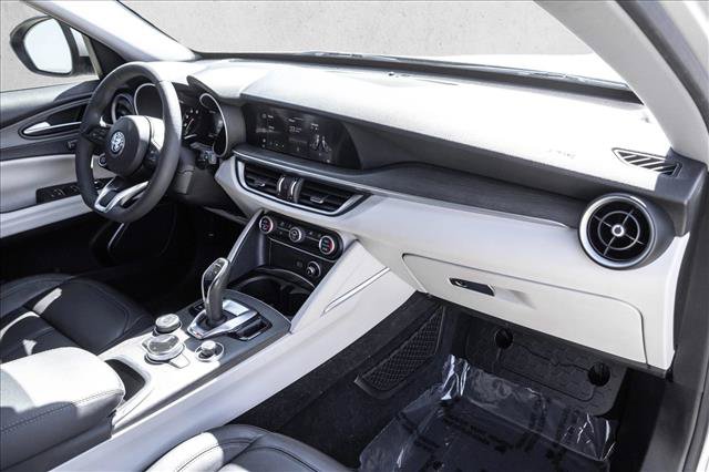 Used 2020 Alfa Romeo Stelvio Ti AWD/4WD image 23