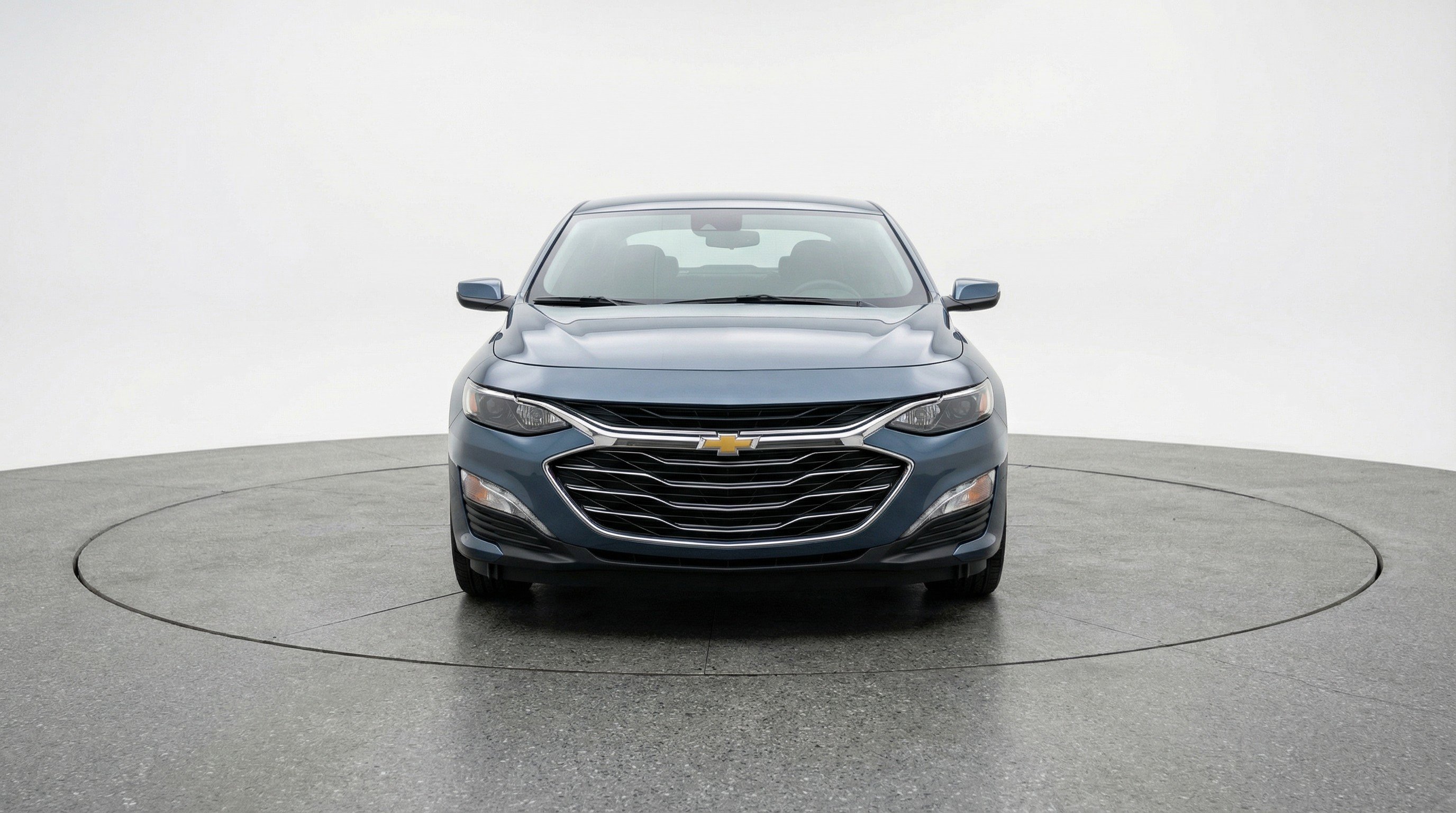 Used 2024 Chevrolet Malibu LT FWD image 2