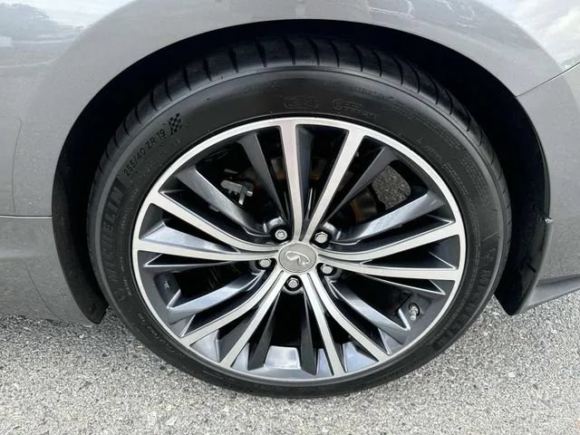 Used 2019 INFINITI Q60 3.0t Luxe w/ Essential Package AWD/4WD image 13