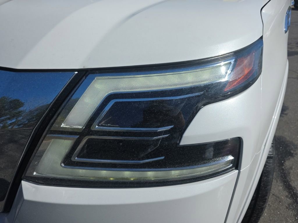 Used 2023 Nissan Armada SV image 6