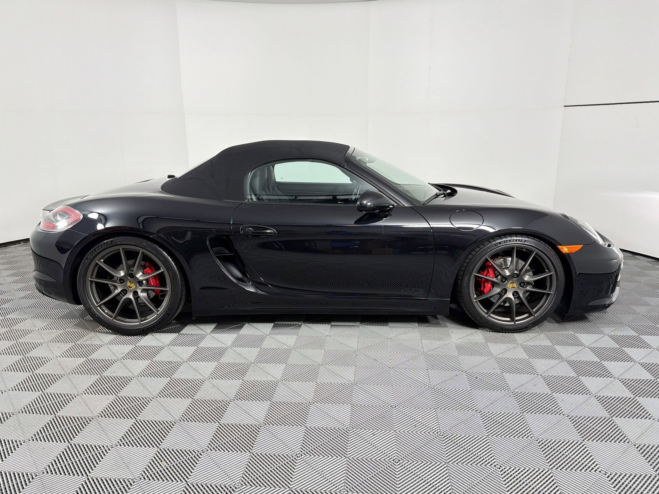 Certified 2015 Porsche Boxster GTS RWD image 33