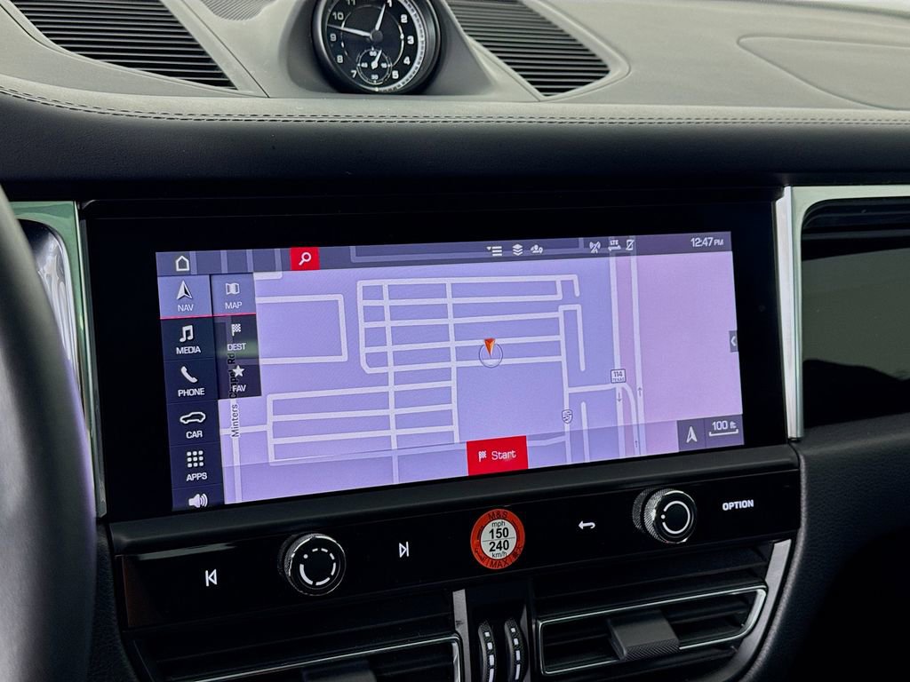 Certified 2025 Porsche Macan image 20