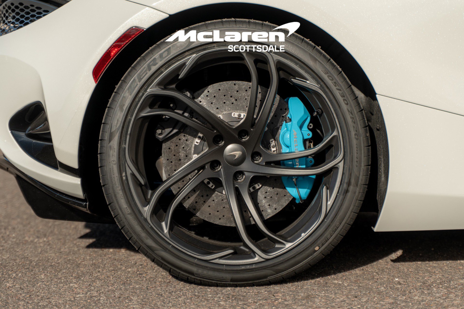 Used 2026 McLaren 750S Spider RWD image 29