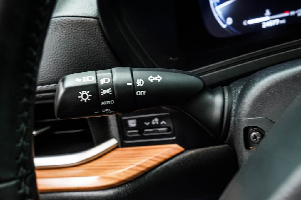Used 2024 Toyota Grand Highlander AWD image 39