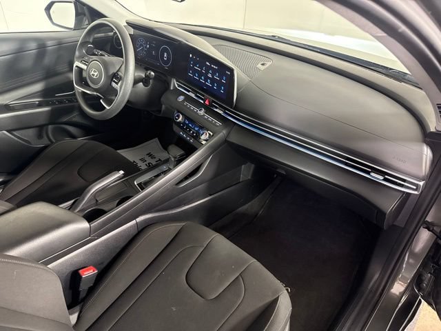 Used 2024 Hyundai Elantra SEL FWD image 32