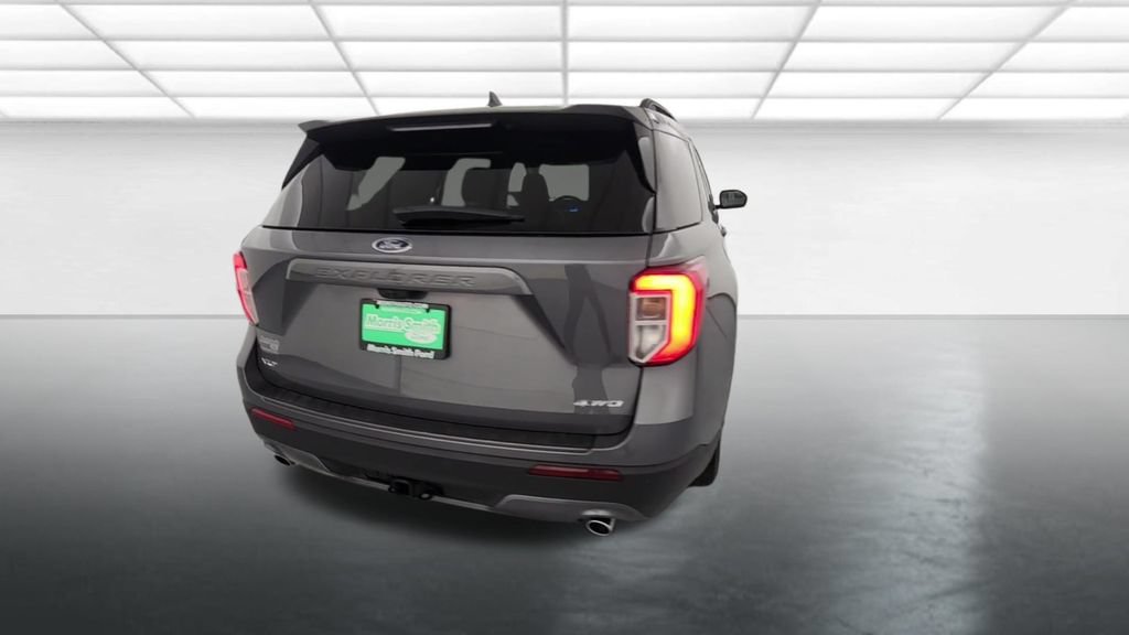 Used 2024 Ford Explorer XLT w/ Equipment Group 202A AWD/4WD image 8