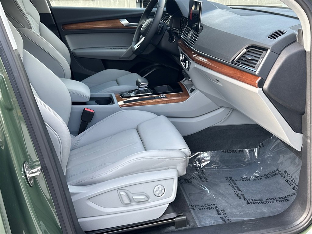 Used 2024 Audi Q5 e Premium image 11