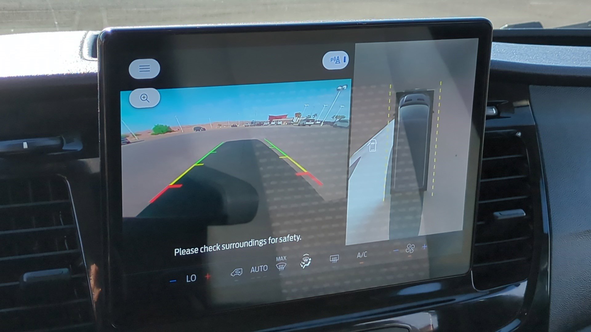 Used 2023 Ford Transit 350 XLT image 22