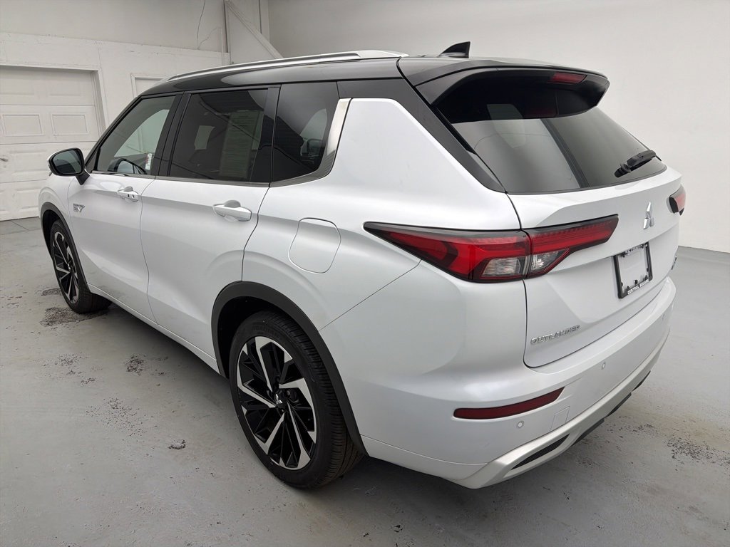 Used 2023 Mitsubishi Outlander SEL image 9