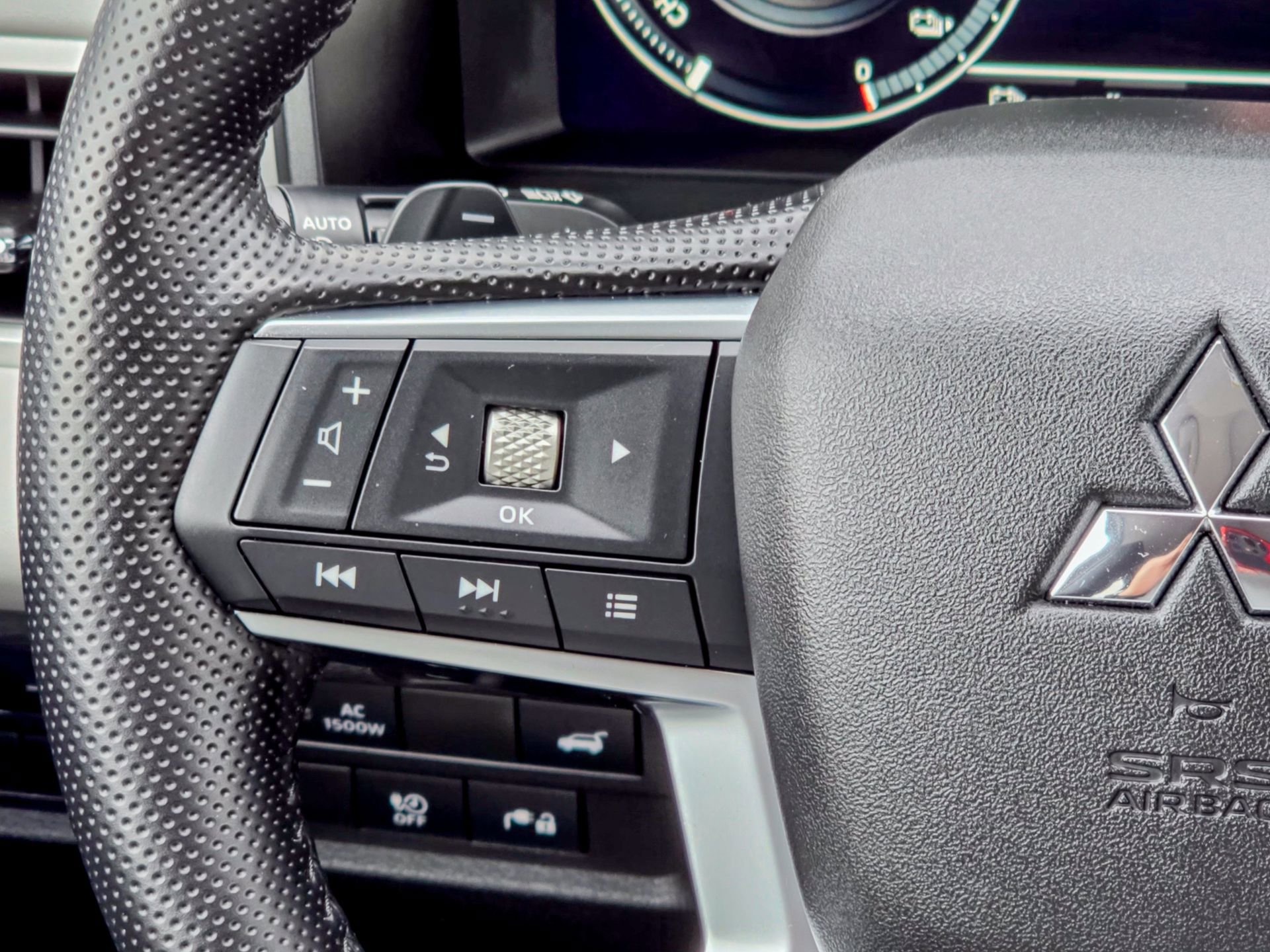 Used 2024 Mitsubishi Outlander SEL image 37