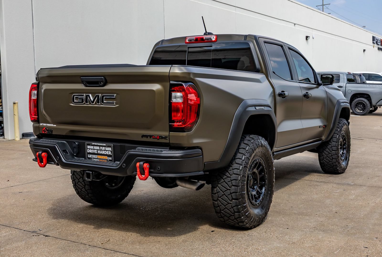 Used 2024 GMC Canyon AT4X w/ AT4X AEV Edition AWD/4WD image 9