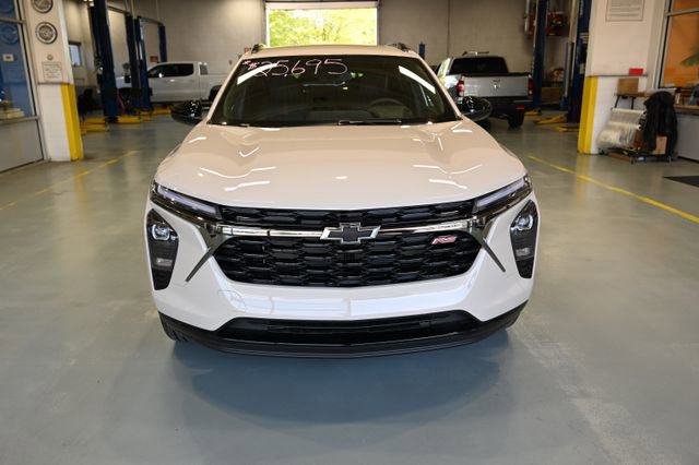 New 2026 Chevrolet Trax RS w/ Driver Confidence Package FWD image 2