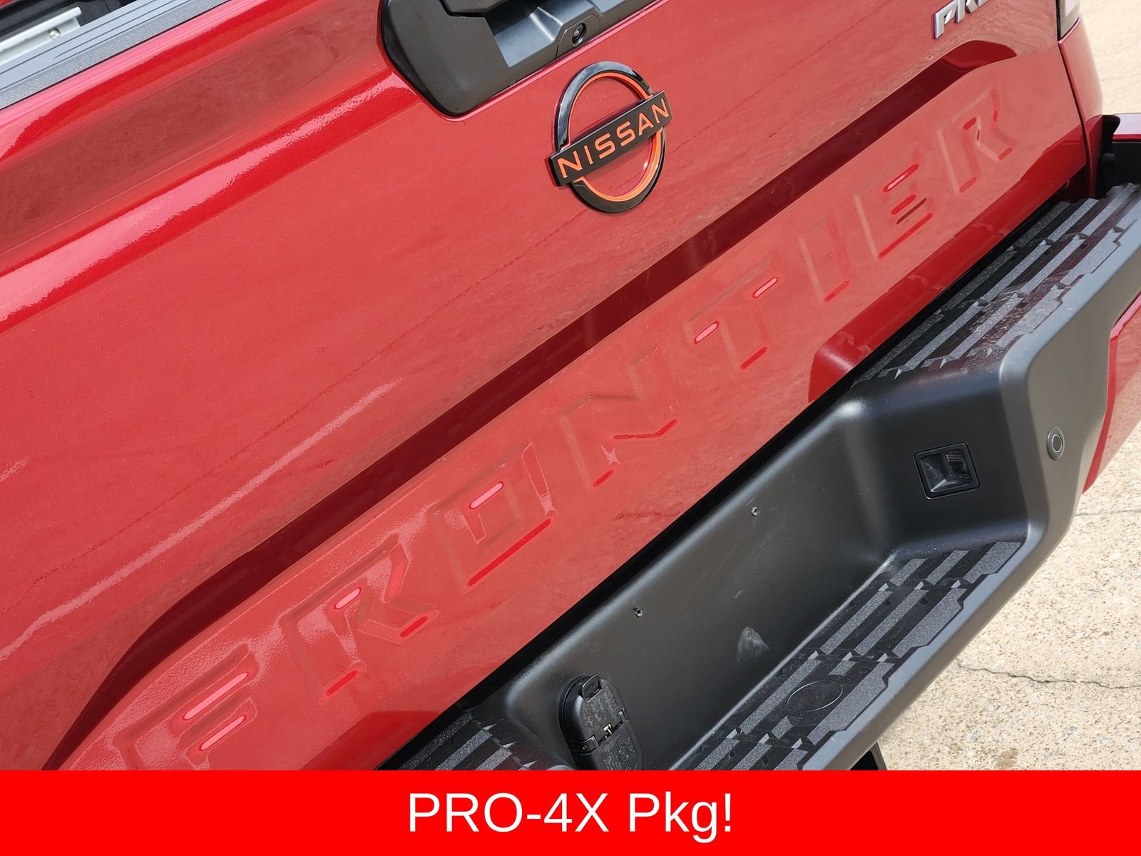 Used 2022 Nissan Frontier PRO-4X w/ Pro-4X Premium Package AWD/4WD image 18
