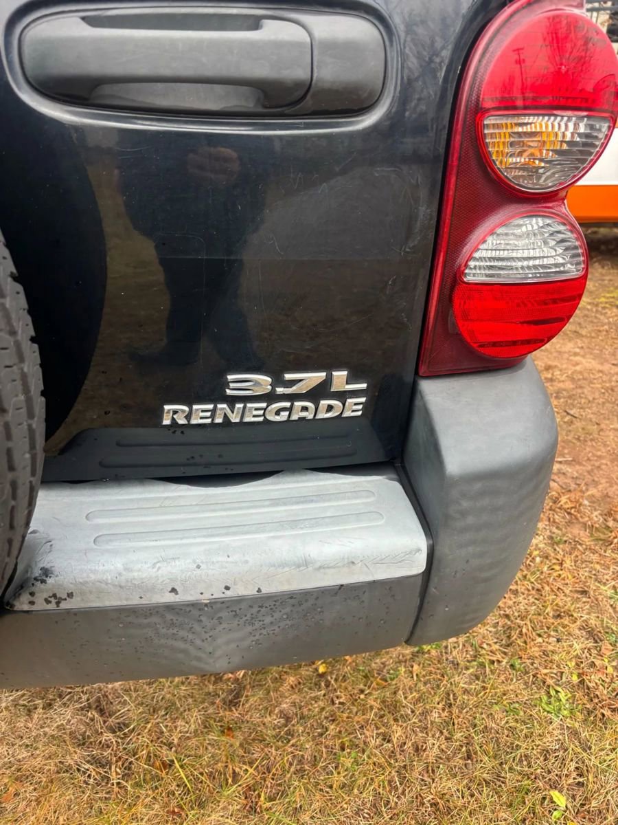 Used 2005 Jeep Liberty Renegade image 14