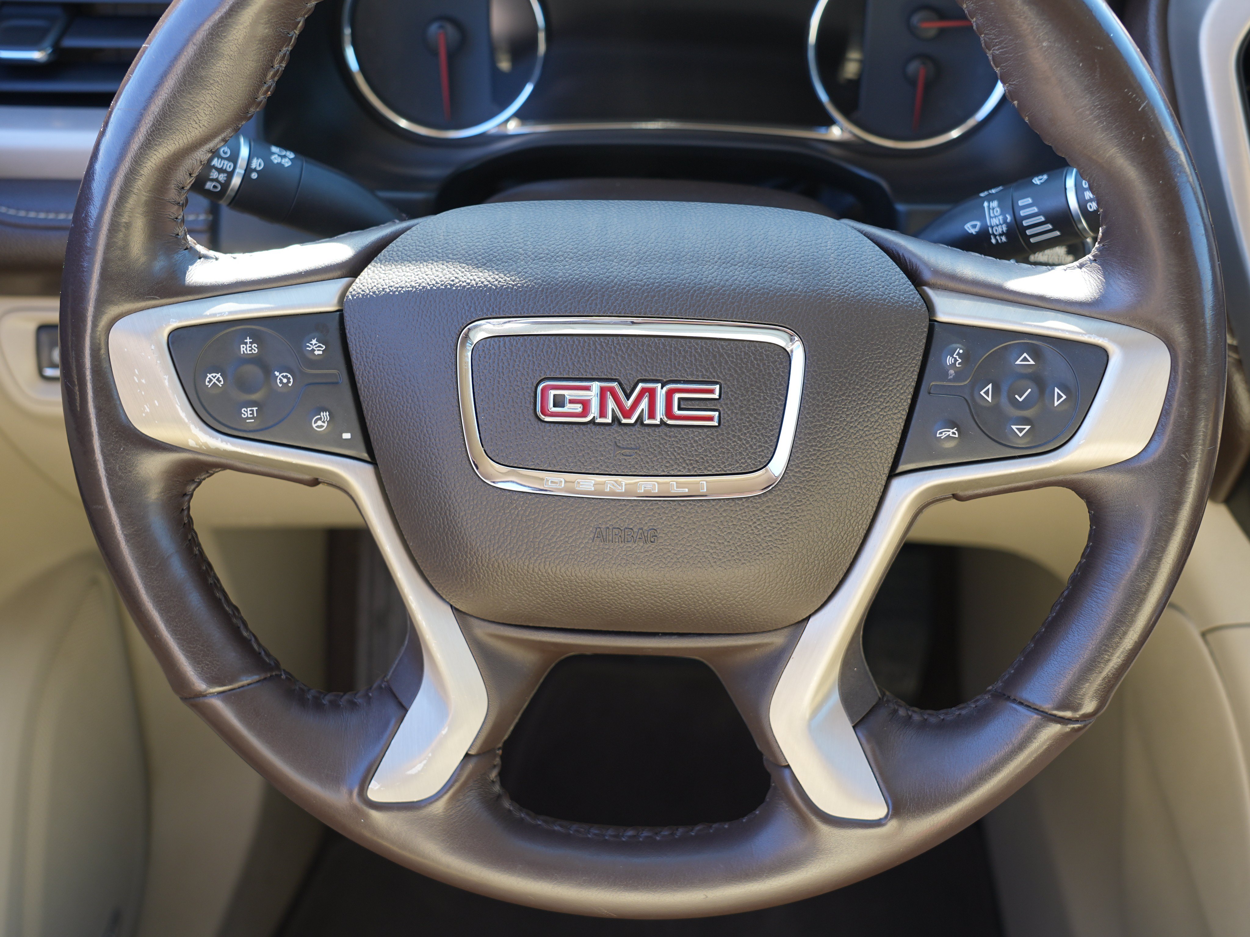 Used 2019 GMC Acadia Denali FWD image 23