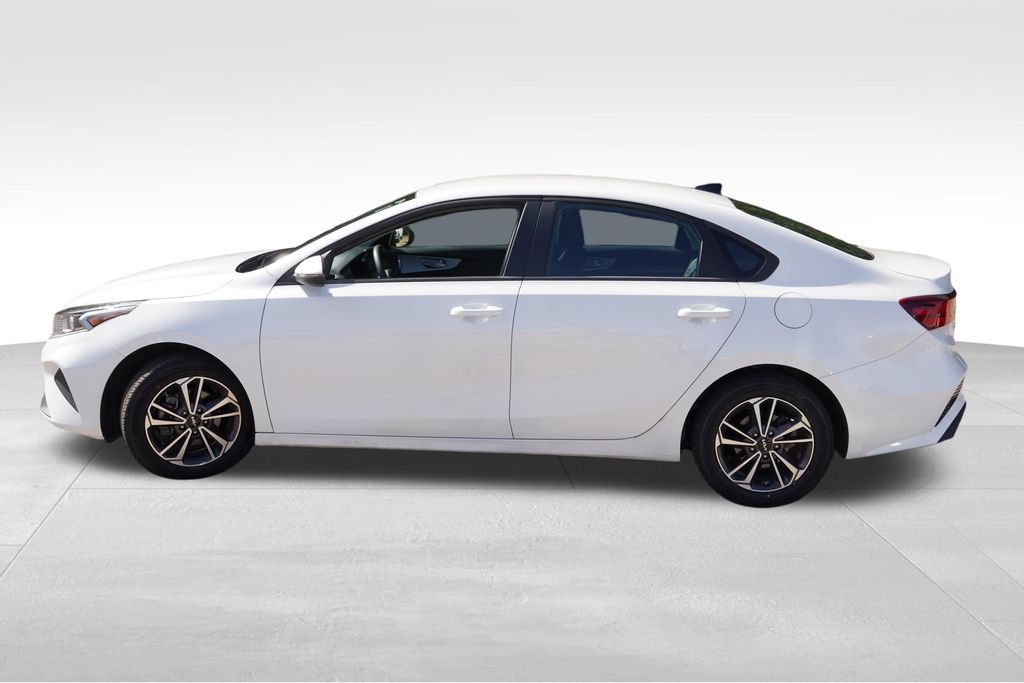 Certified 2024 Kia Forte LXS w/ LXS Technology Package FWD image 9