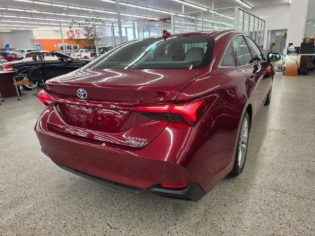 Used 2020 Toyota Avalon Limited w/ Advanced Safety Package FWD image 5