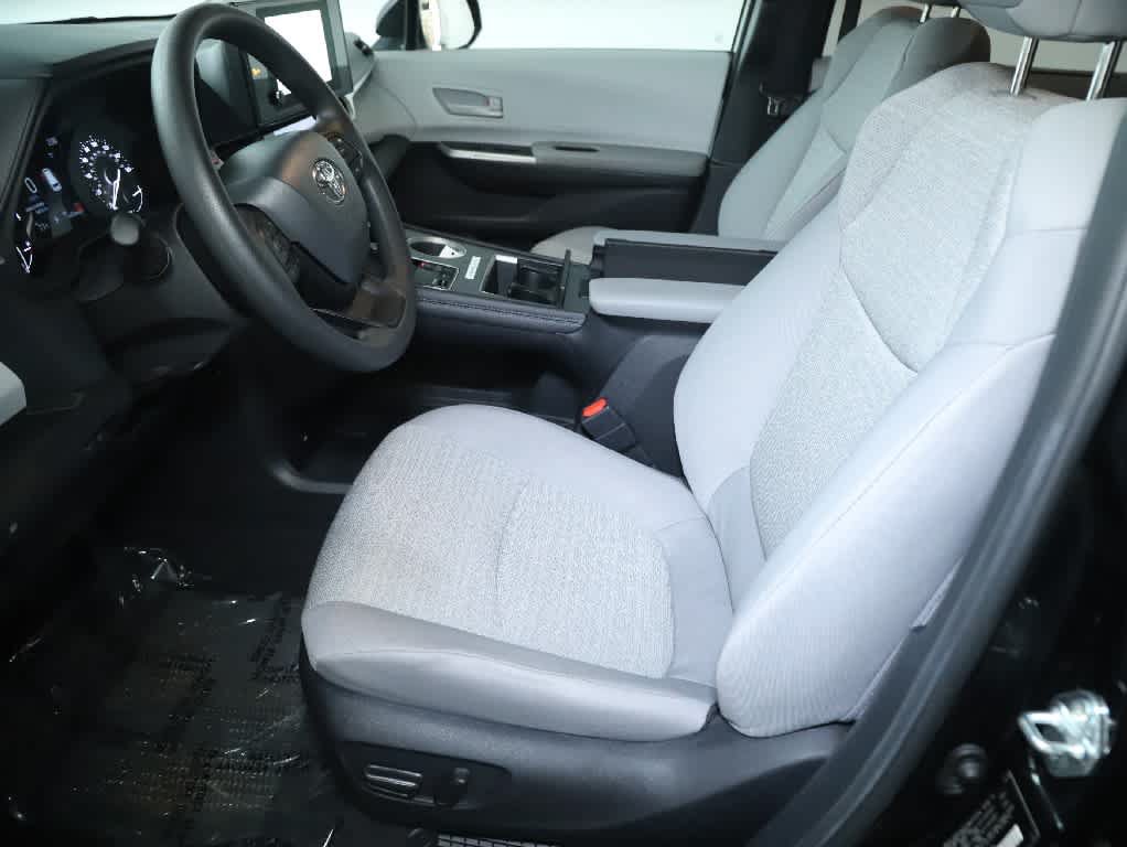 Certified 2026 Toyota Sienna LE AWD/4WD image 19