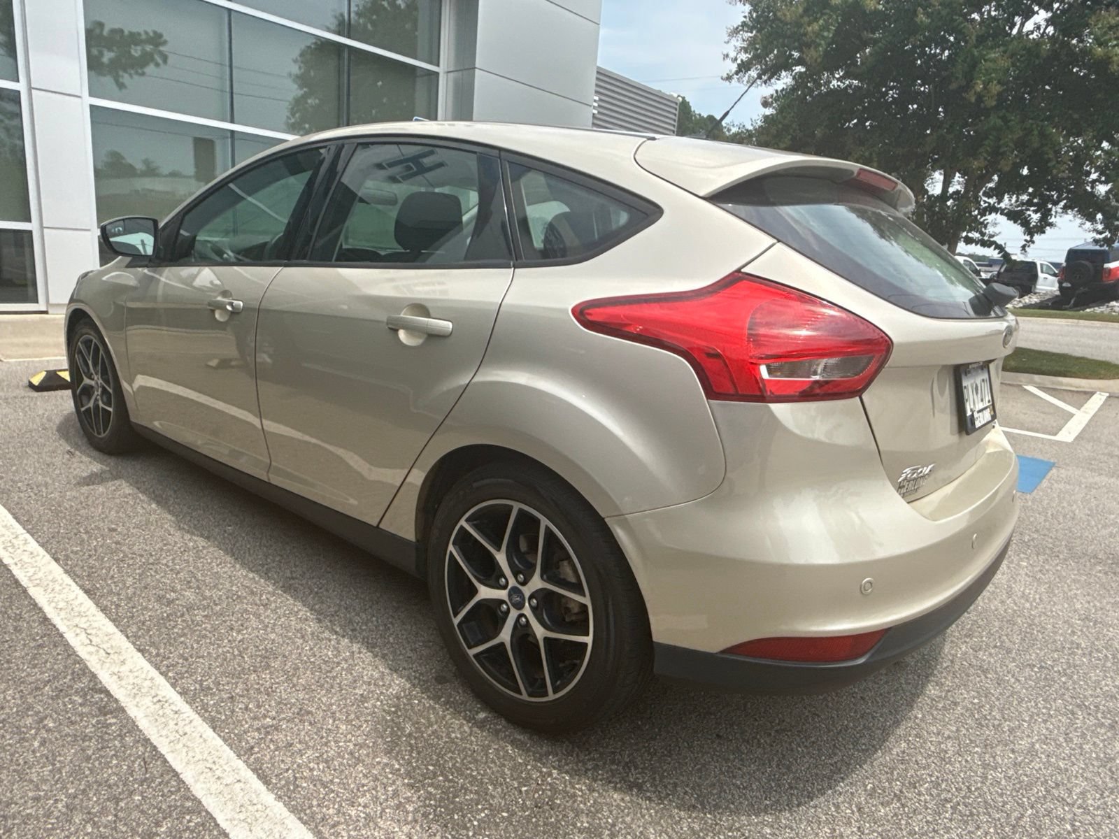 Used 2018 Ford Focus SEL FWD image 5