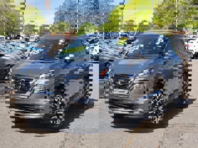 Certified 2021 Nissan Rogue SV image 2