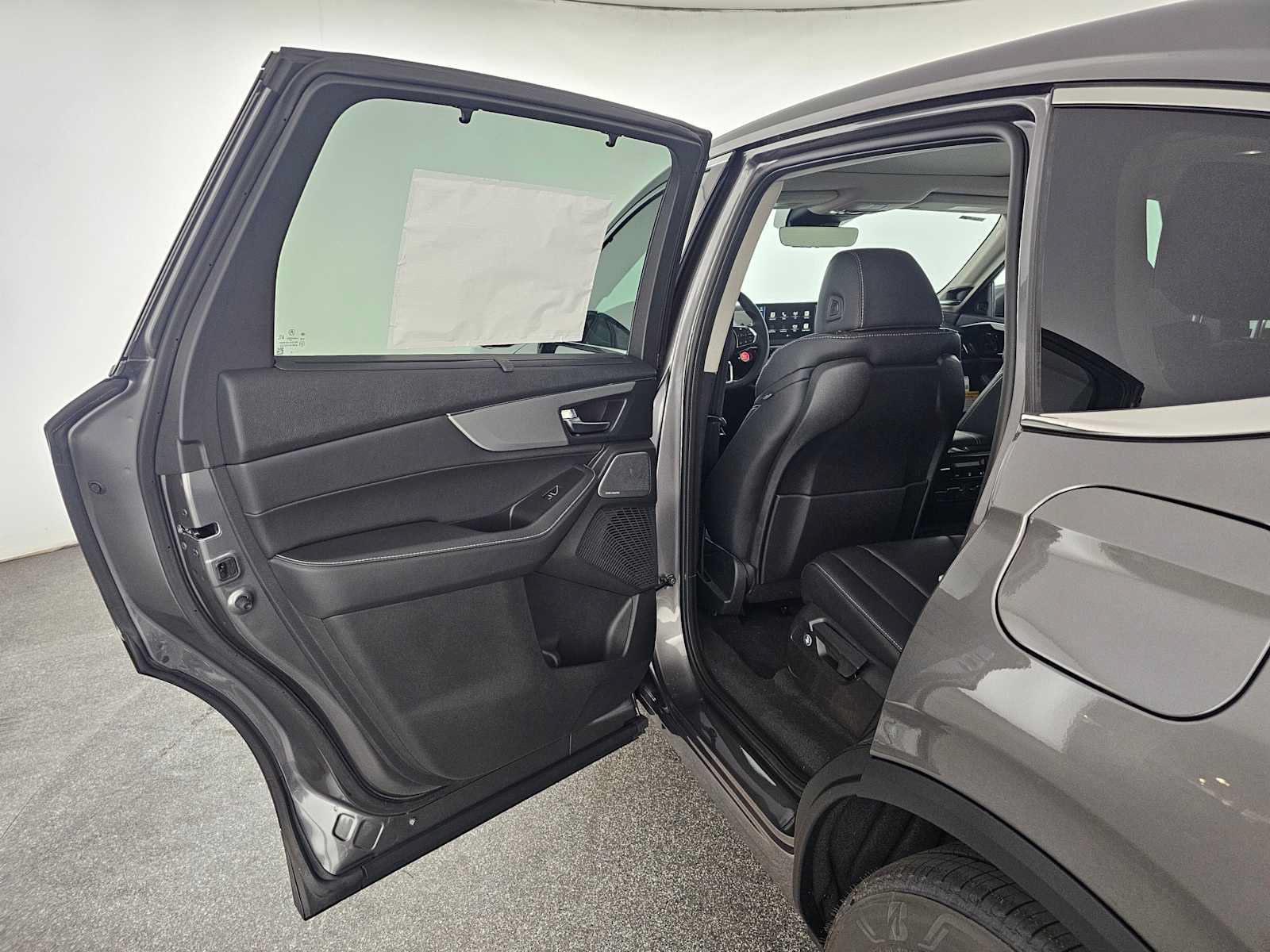 New 2026 Acura MDX w/ Technology Package FWD image 17