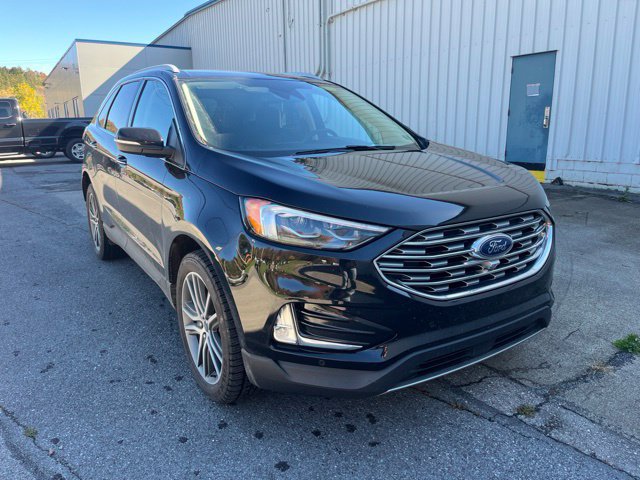 Used 2022 Ford Edge Titanium w/ Equipment Group 301A AWD/4WD image 2