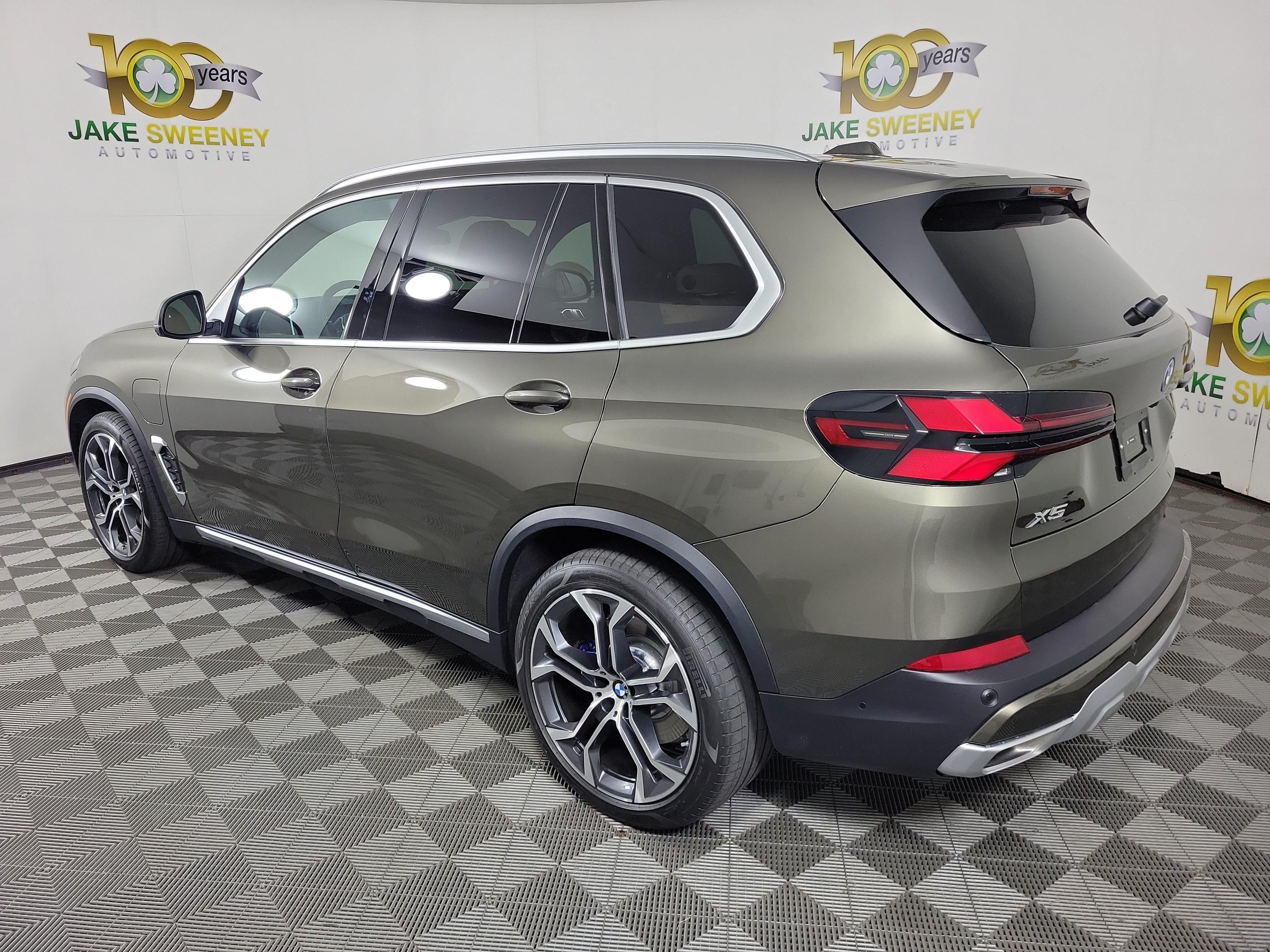 Used 2026 BMW X5 xDrive50e w/ Climate Comfort Package AWD/4WD image 5