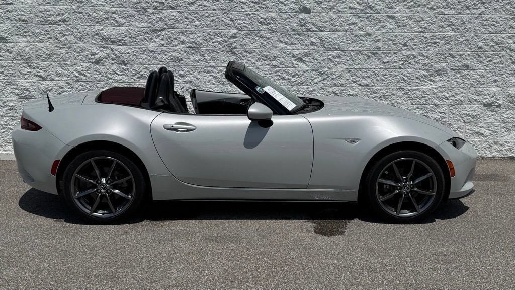 Used 2018 MAZDA MX-5 Miata Grand Touring RWD image 2